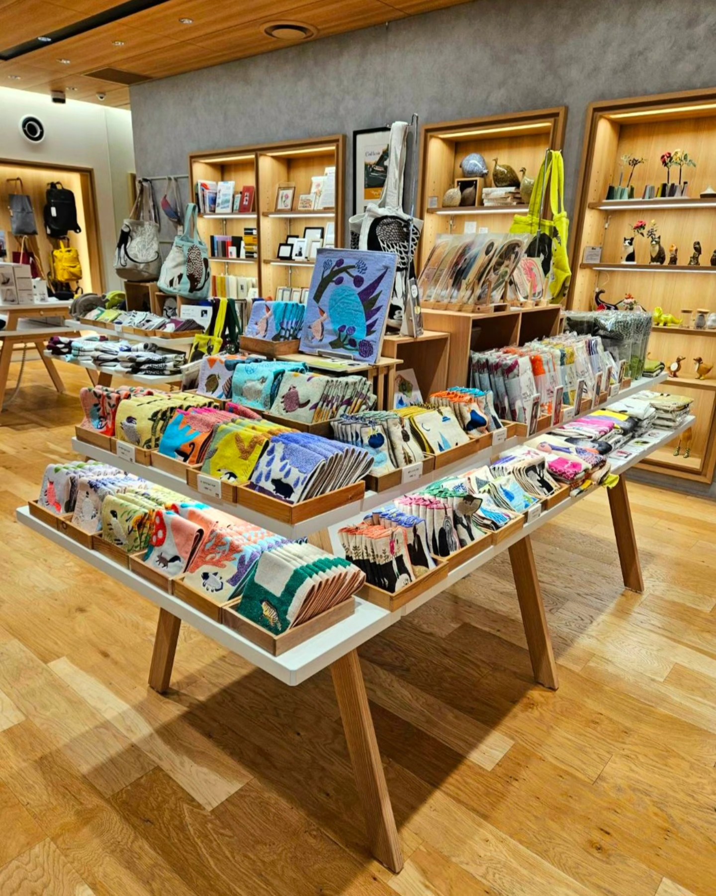銀座伊東屋・横浜元町店2F
